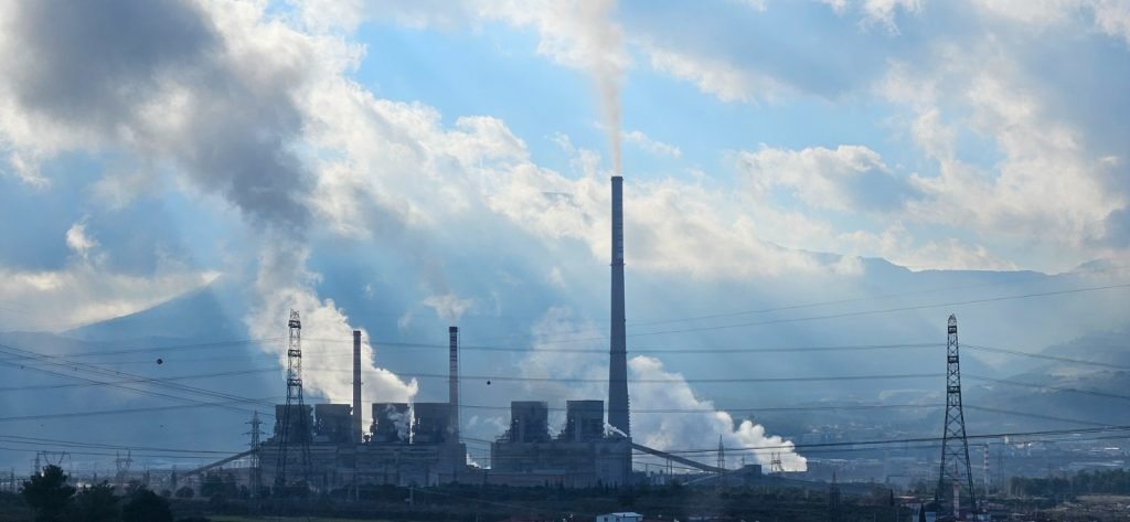 Yeni teşvik paketine dair İklim Ağı’ndan açıklama: Kamu kaynakları şirketleri değil, işçileri korumalı  İşçilere gelecek garantisi değil, şirketlere gelir garantisi 